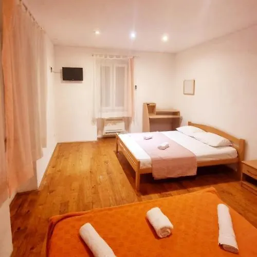 Apartman Bacvice 아파트 *