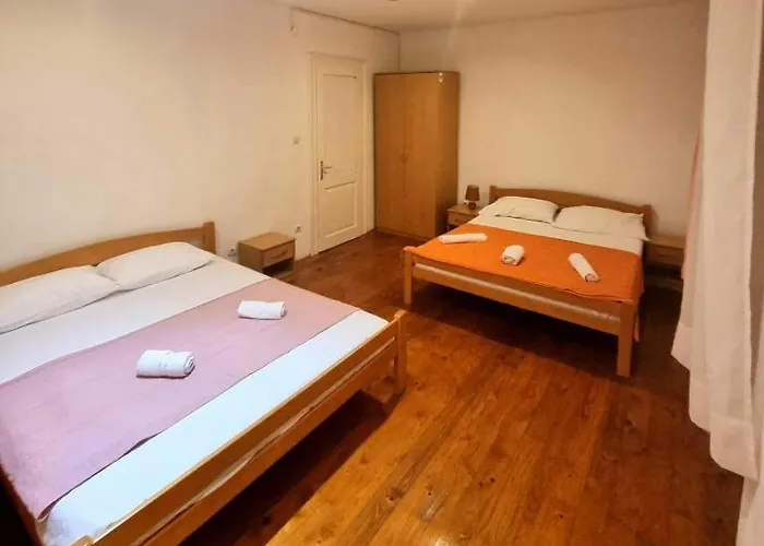 Apartman Bacvice شقة *